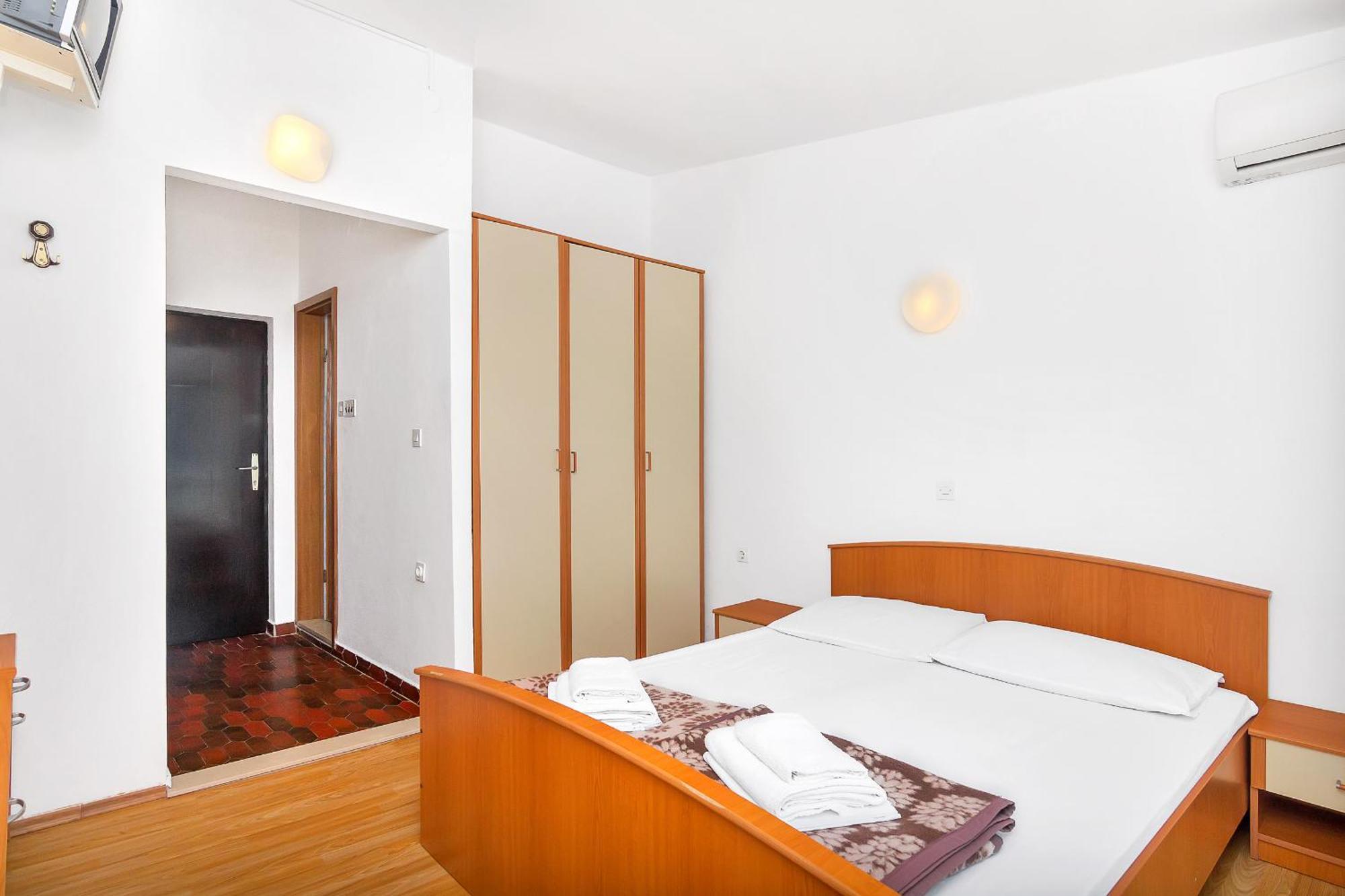 Apartmani Cico Gdinj Exterior photo