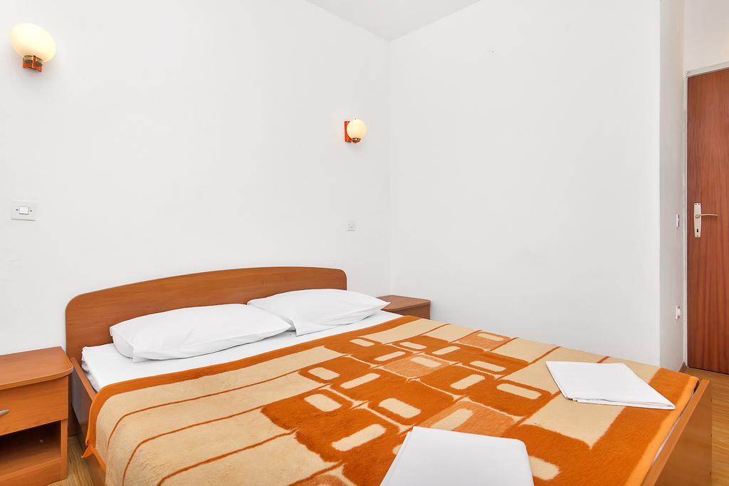 Apartmani Cico Gdinj Exterior photo