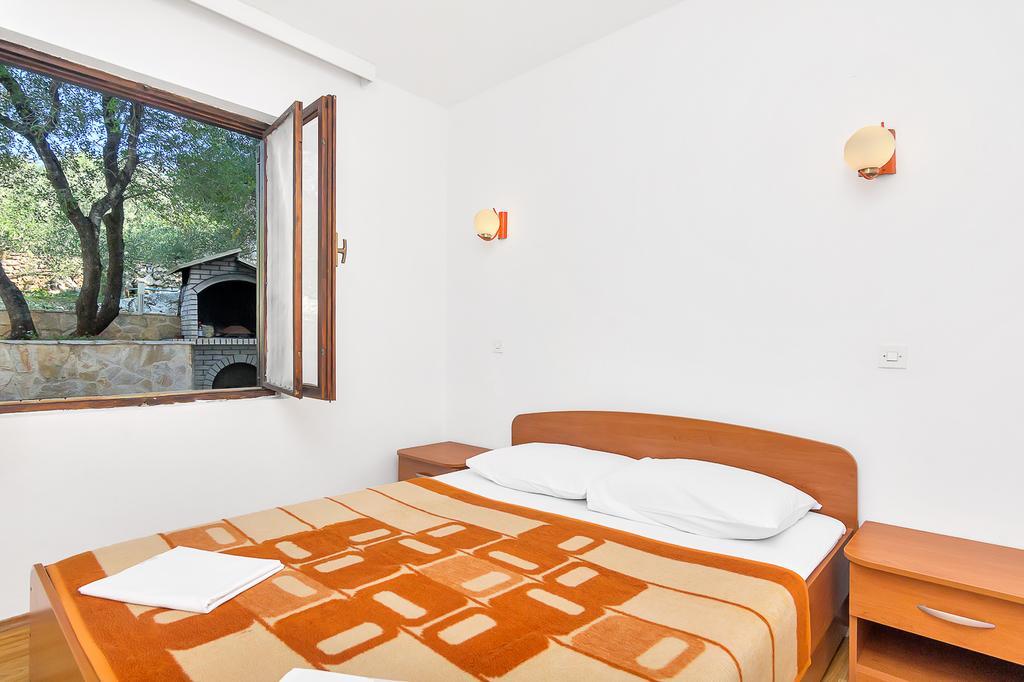 Apartmani Cico Gdinj Exterior photo