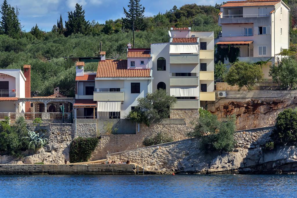Apartmani Cico Gdinj Exterior photo